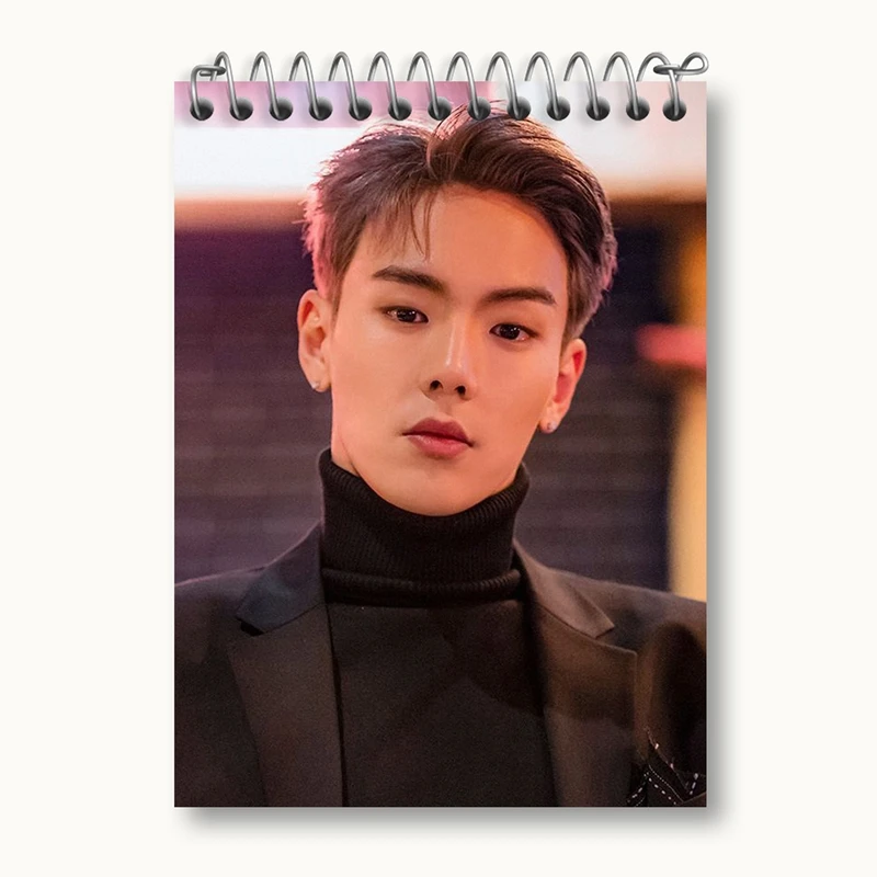 دفتر یادداشت 50 برگ خندالو مدل شونو گروه مانستا اکس MONSTA X کد 21143