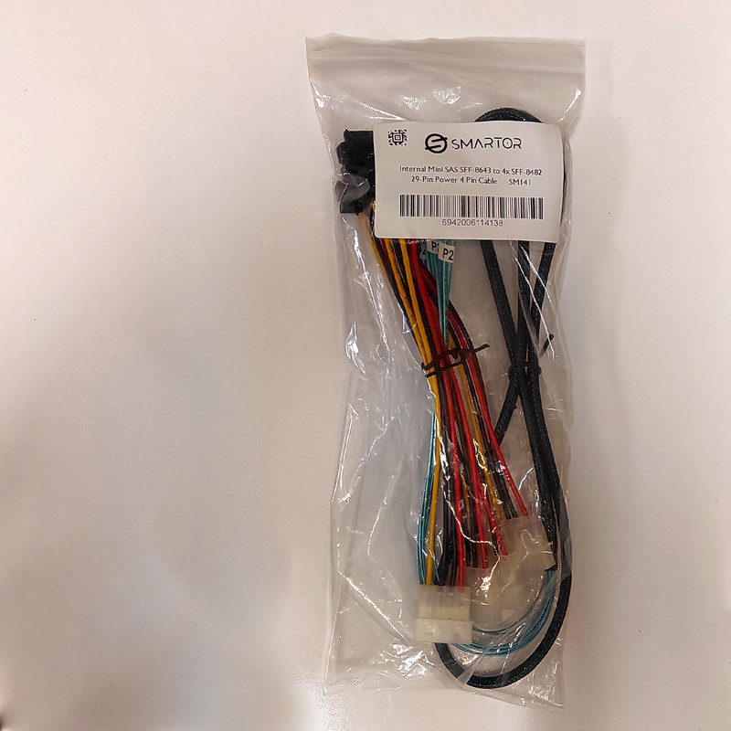 کابل تبدیل Mini SAS SFF-8643 به 4 پورت SFF-8482 29-Pin با برق 4 پین اسمارطور مدل SM141 طول 1 متر