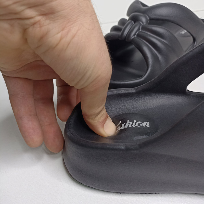 دمپایی زنانه پاپا مدل هاله کد 1637-BK