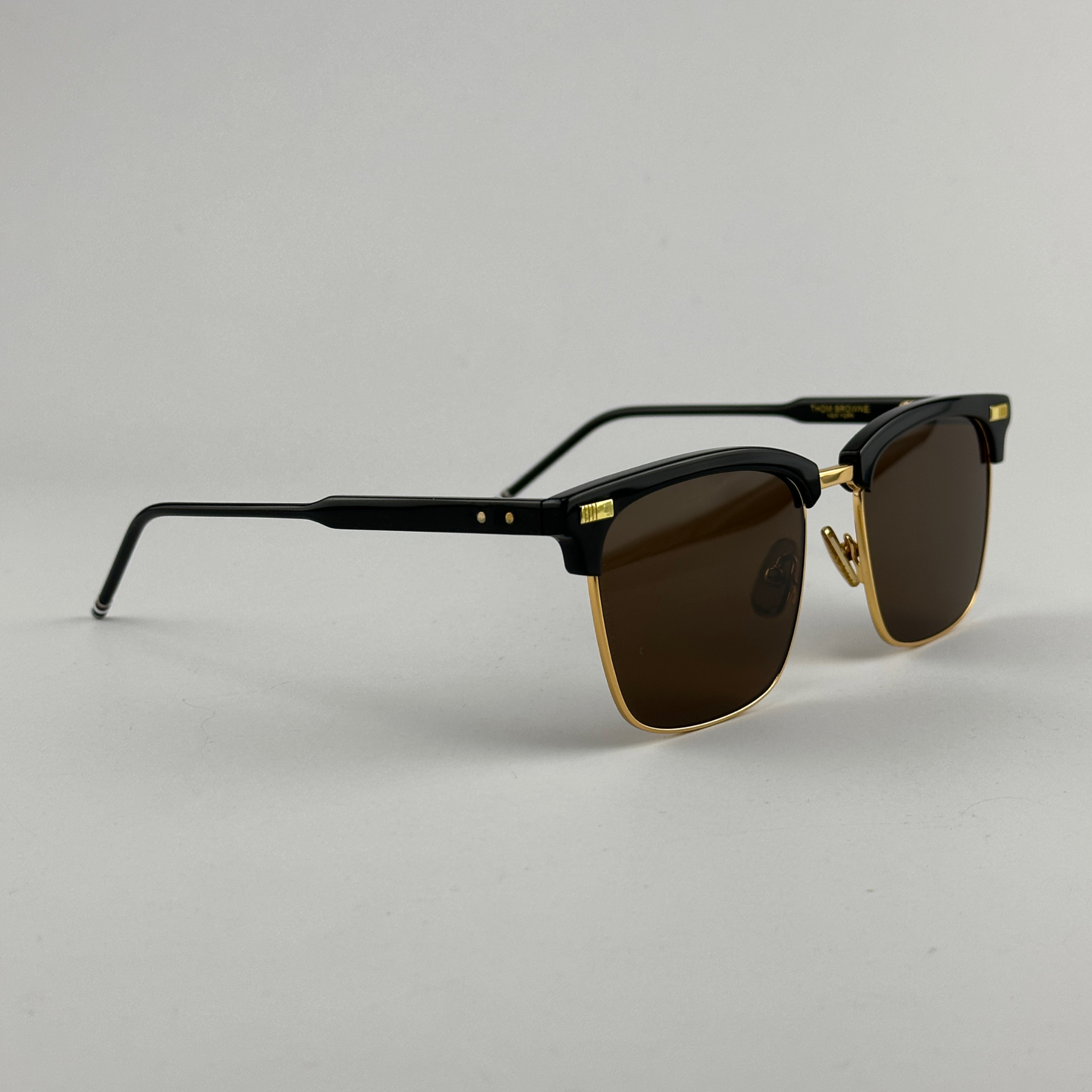 عینک آفتابی تام براون مدل TB-711-A-BLK-GLD-52