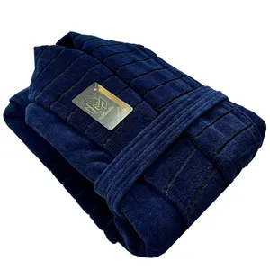 حوله پالتویی ماندگاره مدل linear سایز 126