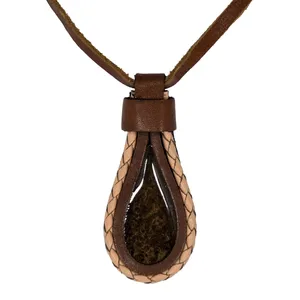 گردنبند دست ساز زنانه مدل اشک خاک چرم طبیعی