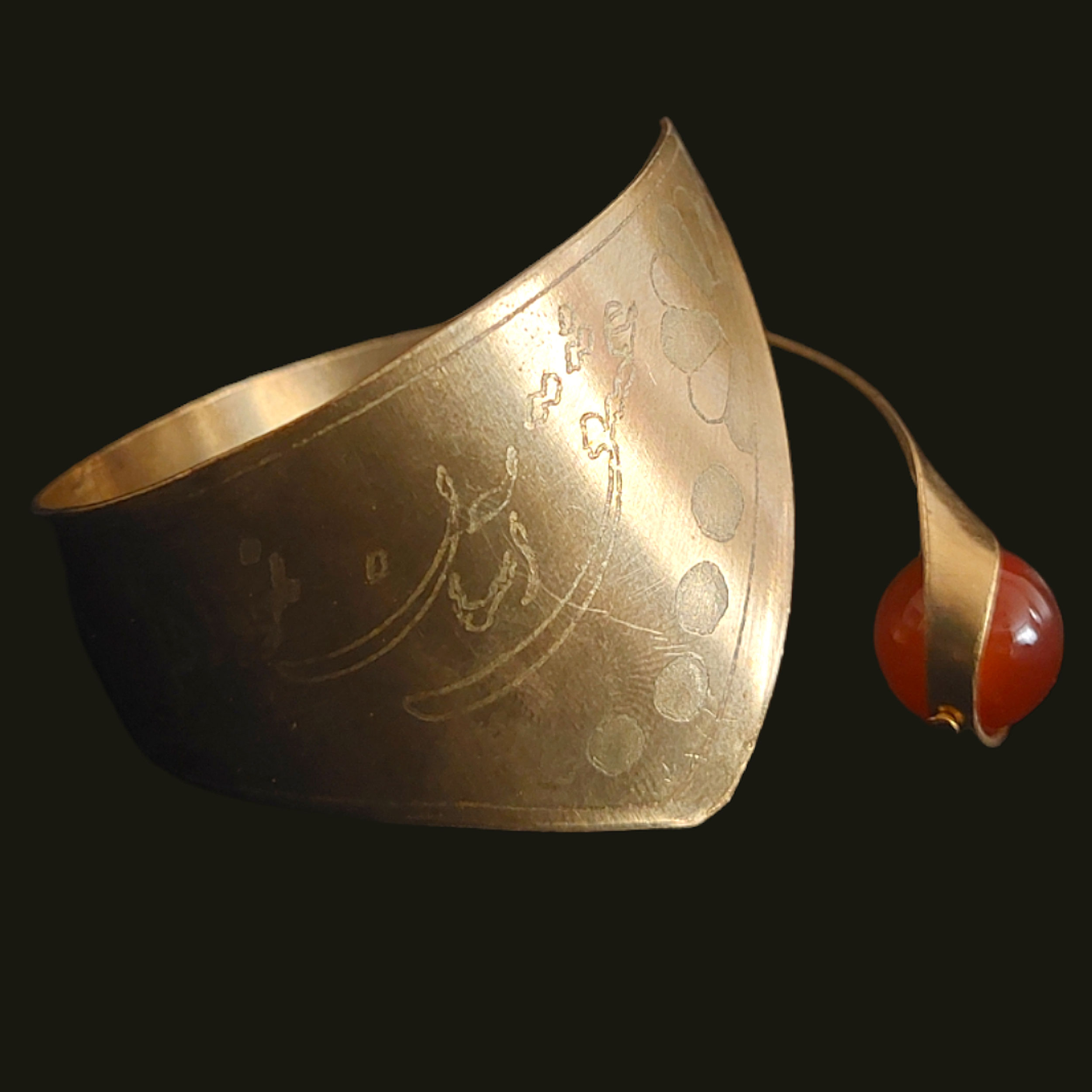 دستبند دست‌ساز زنانه زارمیک مدل برنجی عقیق کد 10