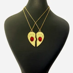 گردنبند مدل دوستی آووکادو و قلب مکمل بسته 2 عددی