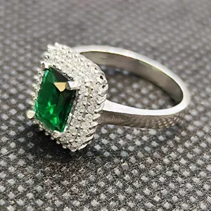 انگشتر نقره زنانه مدل سنگ زمرد کد P650