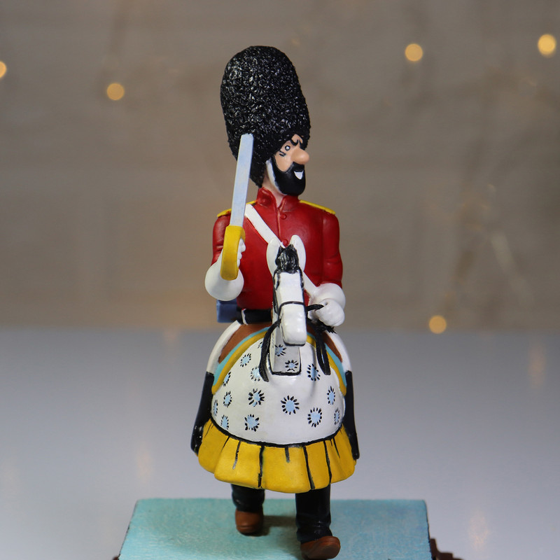 فیگور مدل کاپیتان هادوک طرح هدف کره ماه