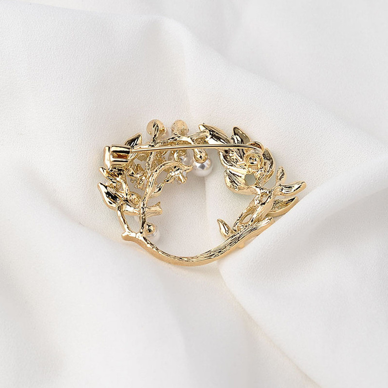 گل سینه زنانه مدل مروارید و برگ کد 00595 گل سینه زنانه مدل مروارید و برگ کد 00595