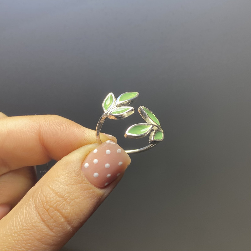 انگشتر نقره زنانه مدل جوانه و برگ ۰۱۸