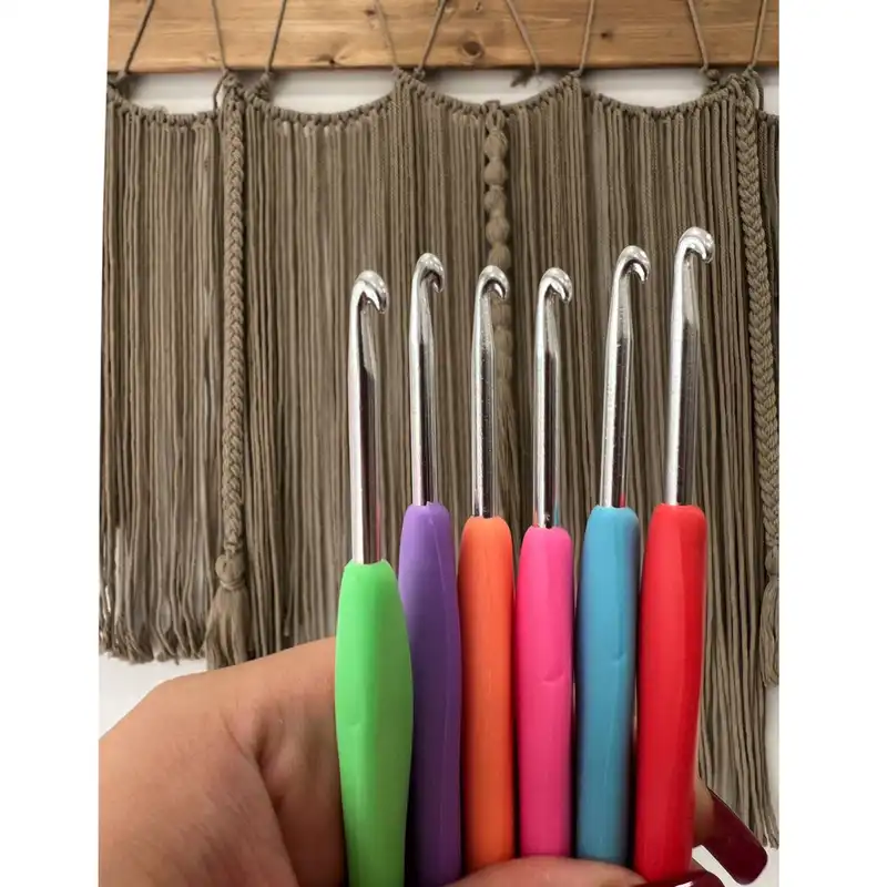 قلاب بافتنی مدل ZHLZ-4.0 به همراه سنجاق نشانه گذار بافتنی و سوزن دوخت کاموا مجموعه 4 عددی