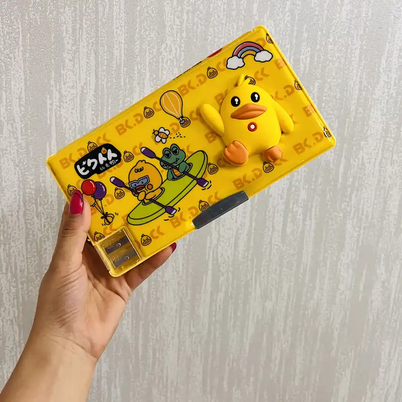 جامدادی مدل مگنتی اسکویشی طرح جوجه شناگر