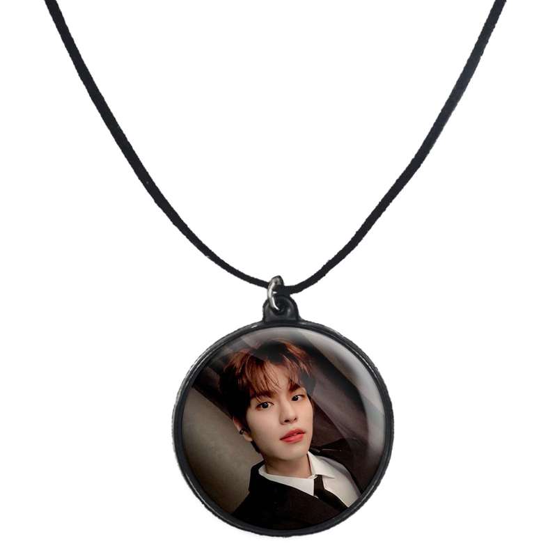 گردنبند پرمانه طرح straykids کد pmb.12216 مدل دو طرفه