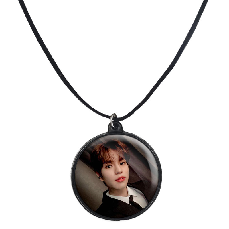 گردنبند پرمانه طرح straykids کد pmb.12216 مدل دو طرفه
