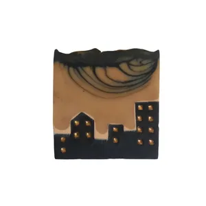 صابون دست ساز گیاهی مدل ذغال فعال و زردچوبه وزن ۱۰۰ گرم