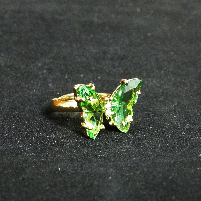 عکس شماره 5 : انگشتر زنانه مدل پروانه عاشق کریستالی کد beh 14