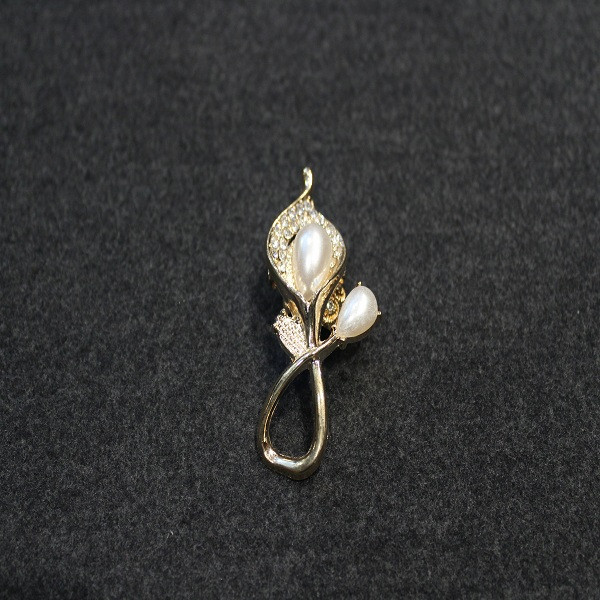 گل سینه زنانه کد Ki 0550-19 گل سینه زنانه کد Ki 0550-19