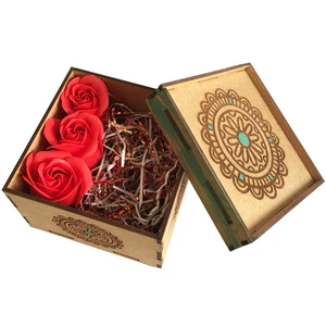 جعبه هدیه گیفت فان طرح گل گرد کد 88