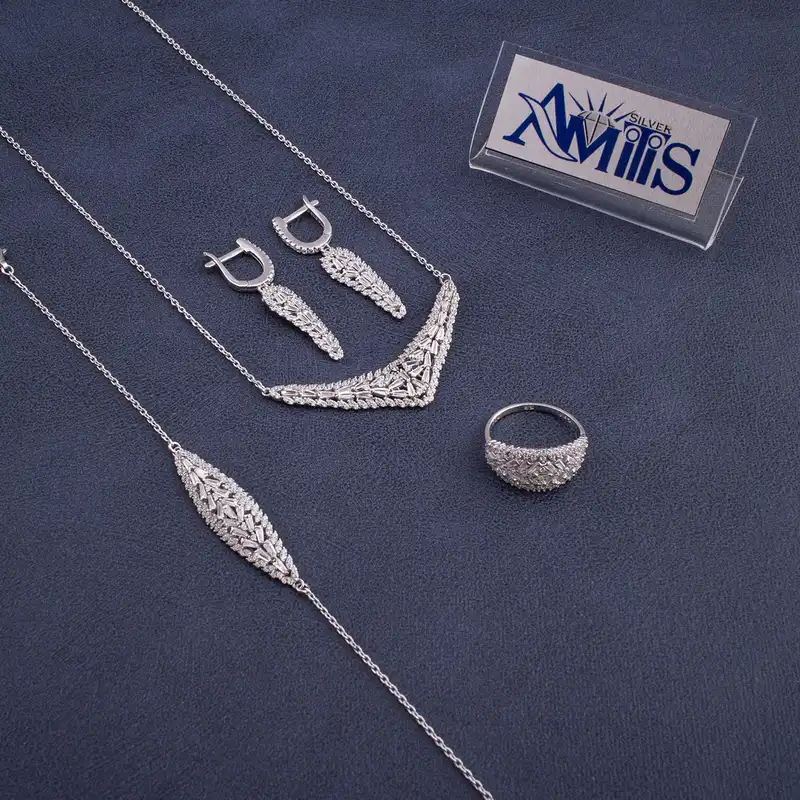 سرویس نقره زنانه مدل طوقی باگت خور AMT-N211