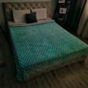 پتو مسافرتی مدل شب نما لوزی سایز 210x200 سانتی متر