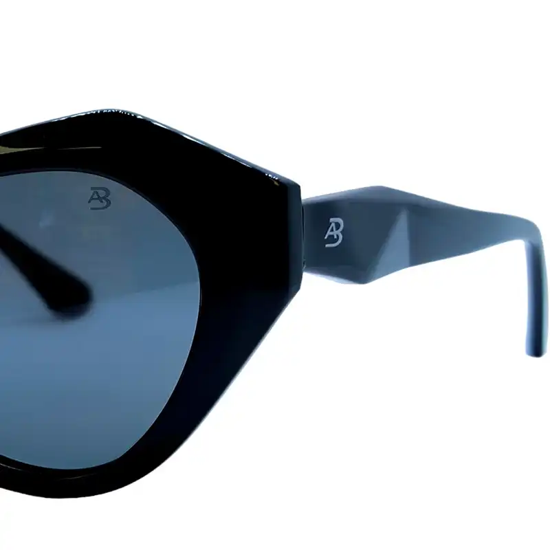 عینک آفتابی آنتونیو باندراس مدل HTA8801