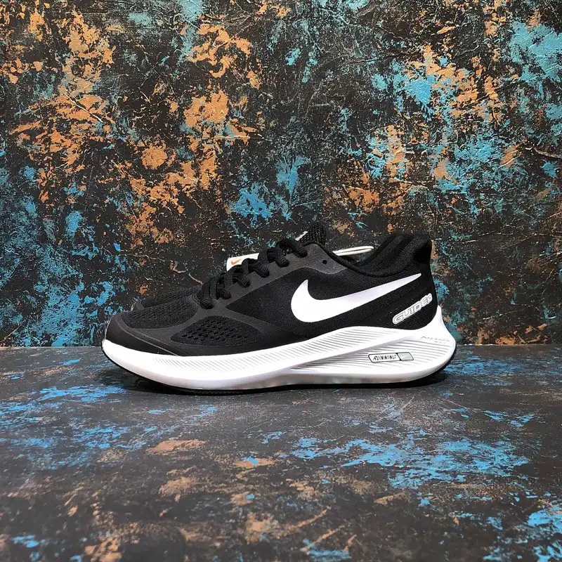 کفش مخصوص دویدن مدل  ZOOM STRUCTURE 7X BKWH-100055019