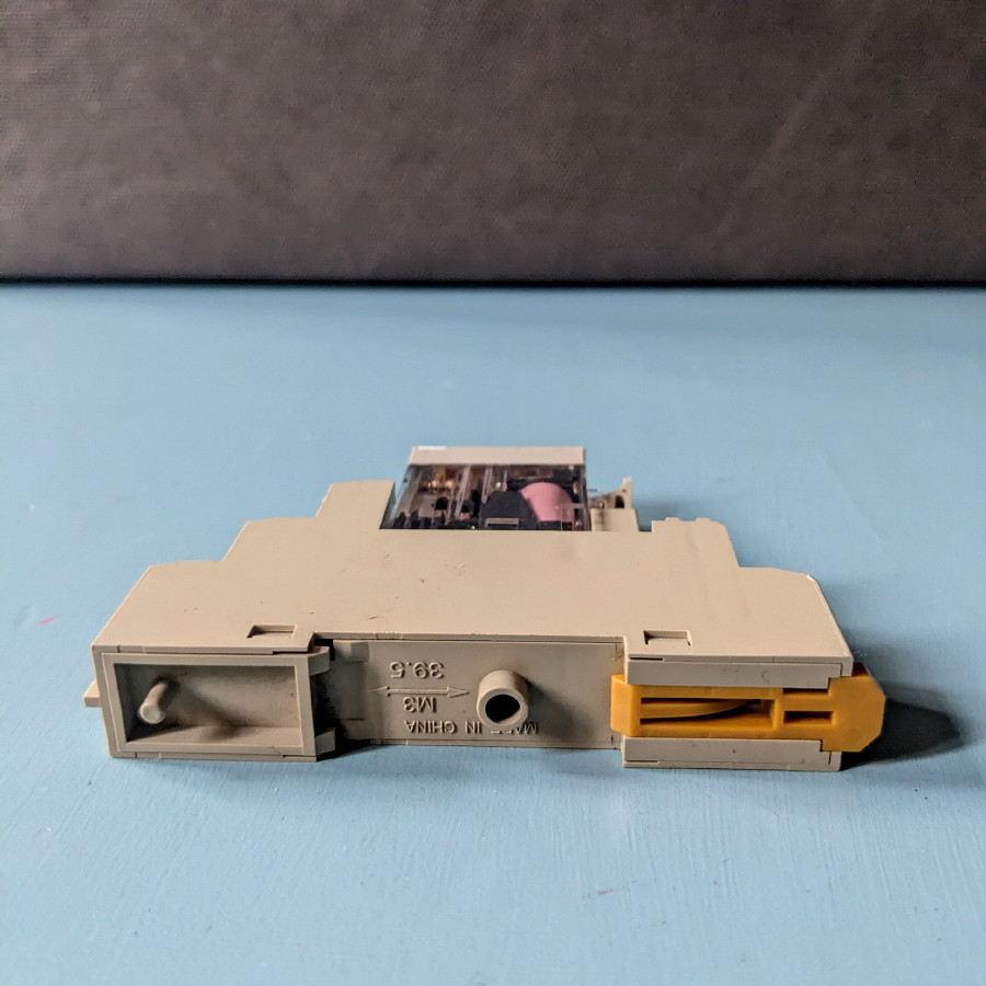 رله دوکنتاکت اومرون  مدل 24VAC G2R