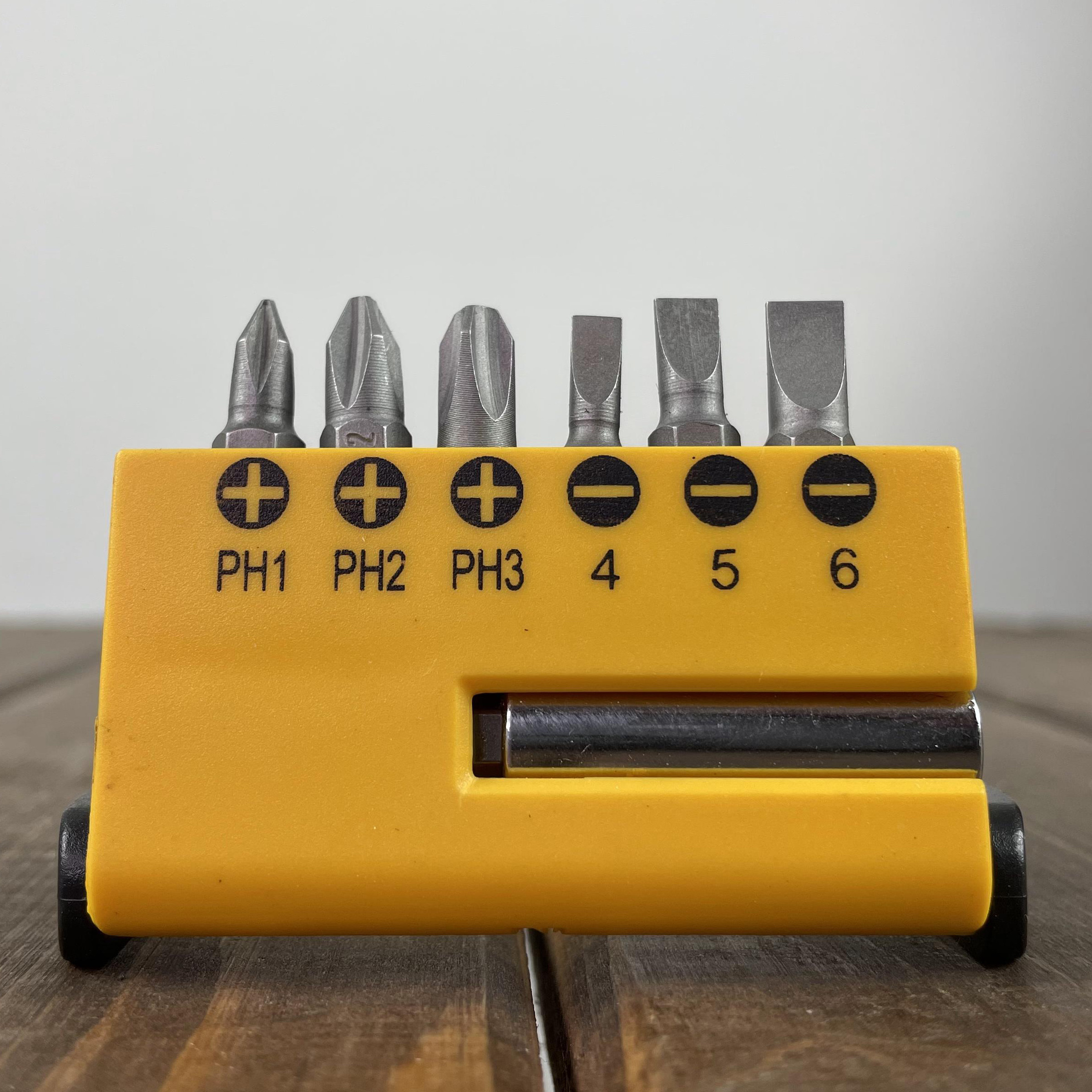 پیچ گوشتی جغجغه ای اوکن مدل 6006 بسته 8 عددی