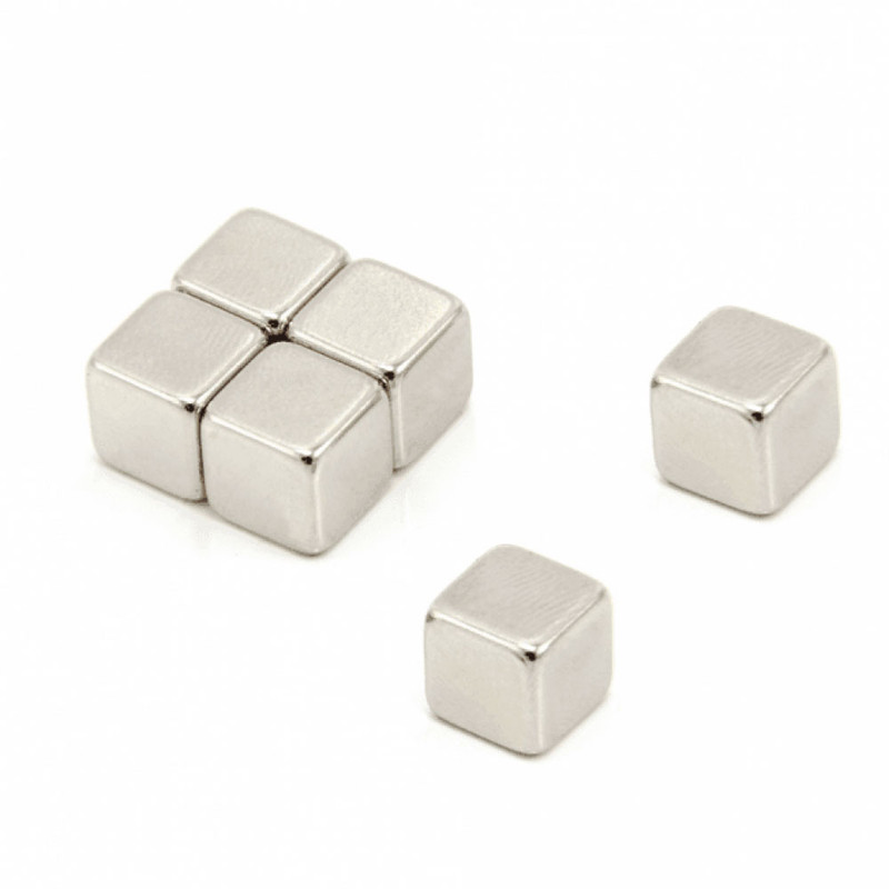 آهن ربا مدل نئودیمیوم بلوک 10x10x10mm بسته 4 عددی آهن ربا مدل نئودیمیوم بلوک 10x10x10mm بسته 4 عددی
