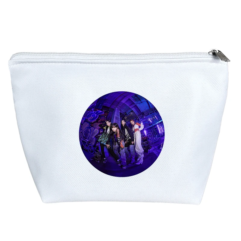 کیف لوازم آرایش دخترانه خندالو مدل گروه موسیقی اسپا aespa کد 1643