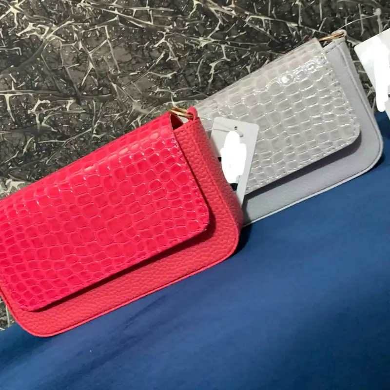 کیف دوشی زنانه مدل پوست ماری دراگون