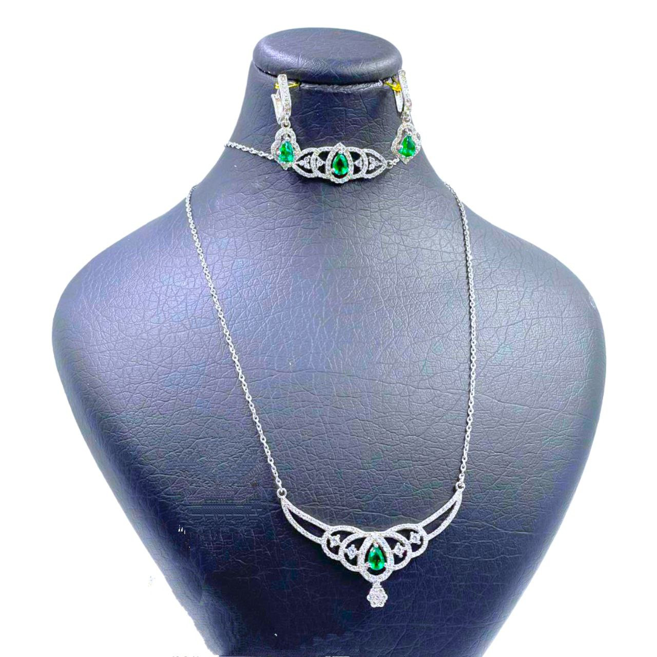 نیم ست نقره زنانه مدل زمرد نیم ست نقره زنانه مدل زمرد