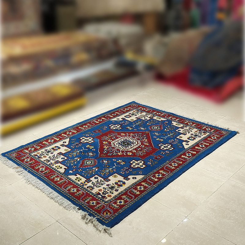 فرش دستبافت سه متری طرح لچک ترنج