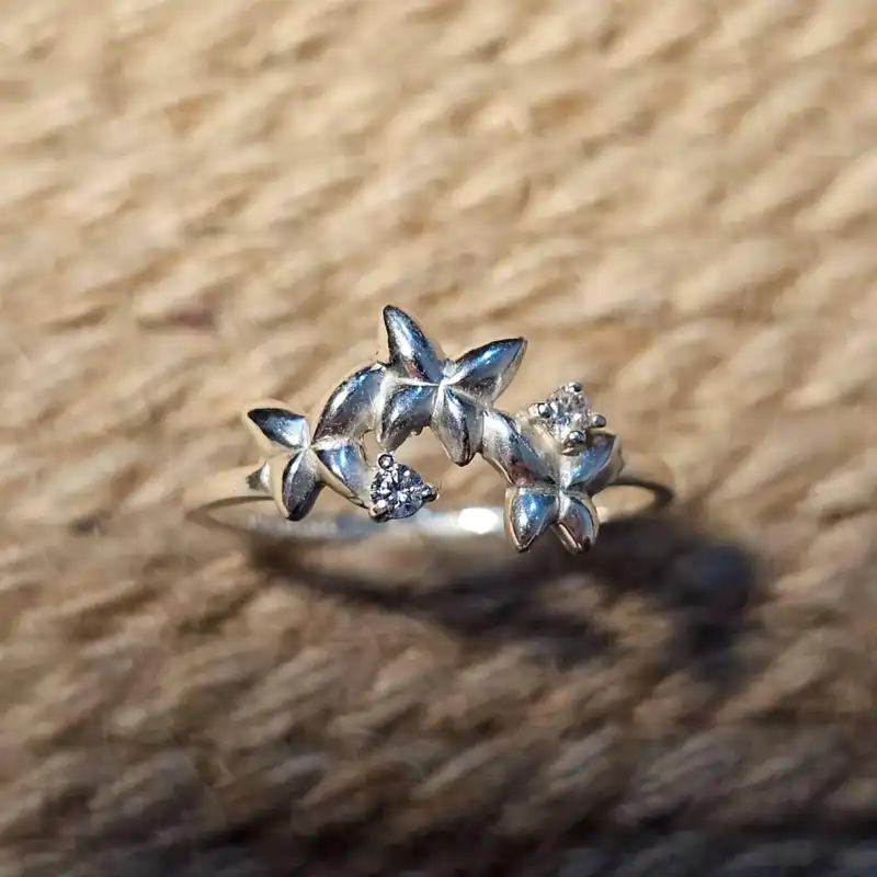 انگشتر نقره زنانه مدل پروانه با نگین زیرکنیا