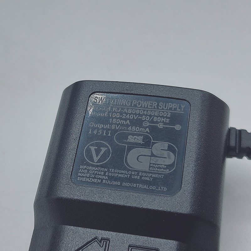 آداپتور 6 ولت 0.45 آمپر مدل RjAS060450 آداپتور 6 ولت 0.45 آمپر مدل RjAS060450