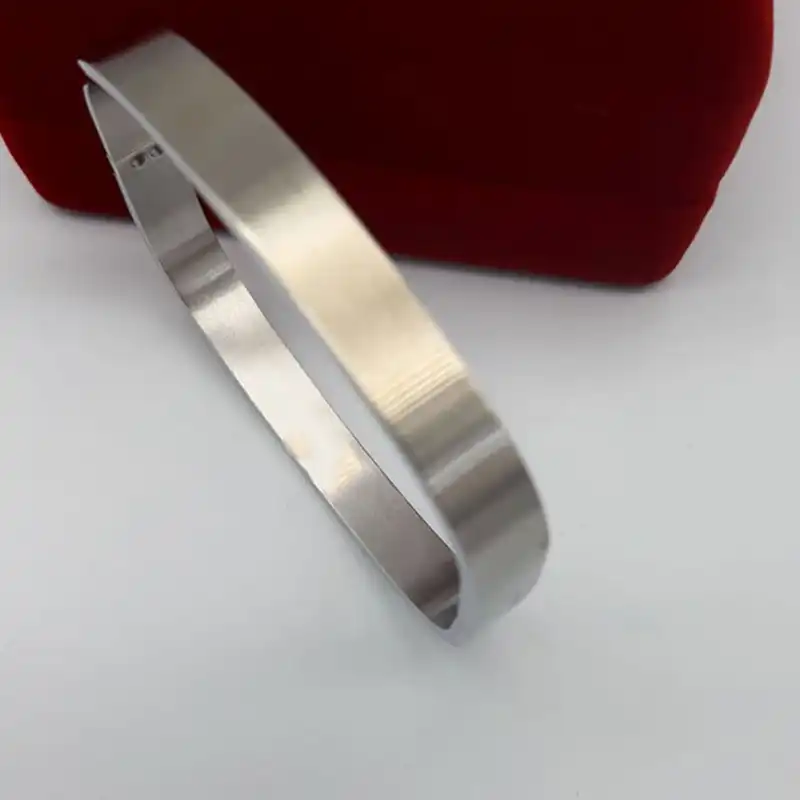 دستبند زنانه مدل النگویی مربعی کد 10080