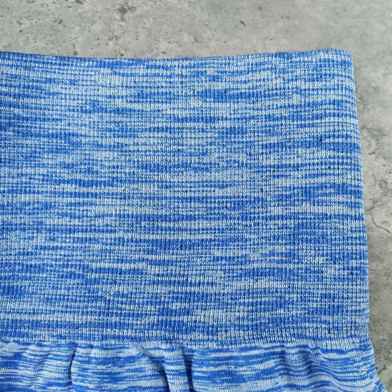 عکس شماره 21 : لگینگ ورزشی زنانه مدل سیملس پشت چین دار گنی کد t1