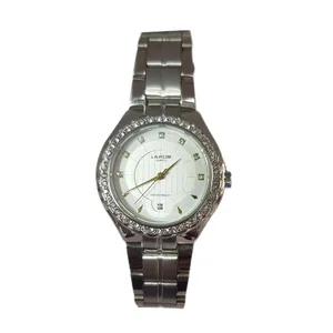 ساعت مچی عقربه ای زنانه لاروس مدل Royal کد 44