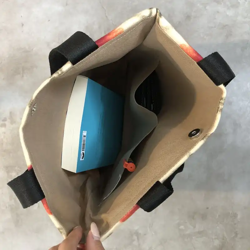 کیف دوشی زنانه مدل مخمل اسکارلت