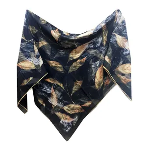 روسری زنانه سیمارو مدل نخی مجلسی طرح برگ