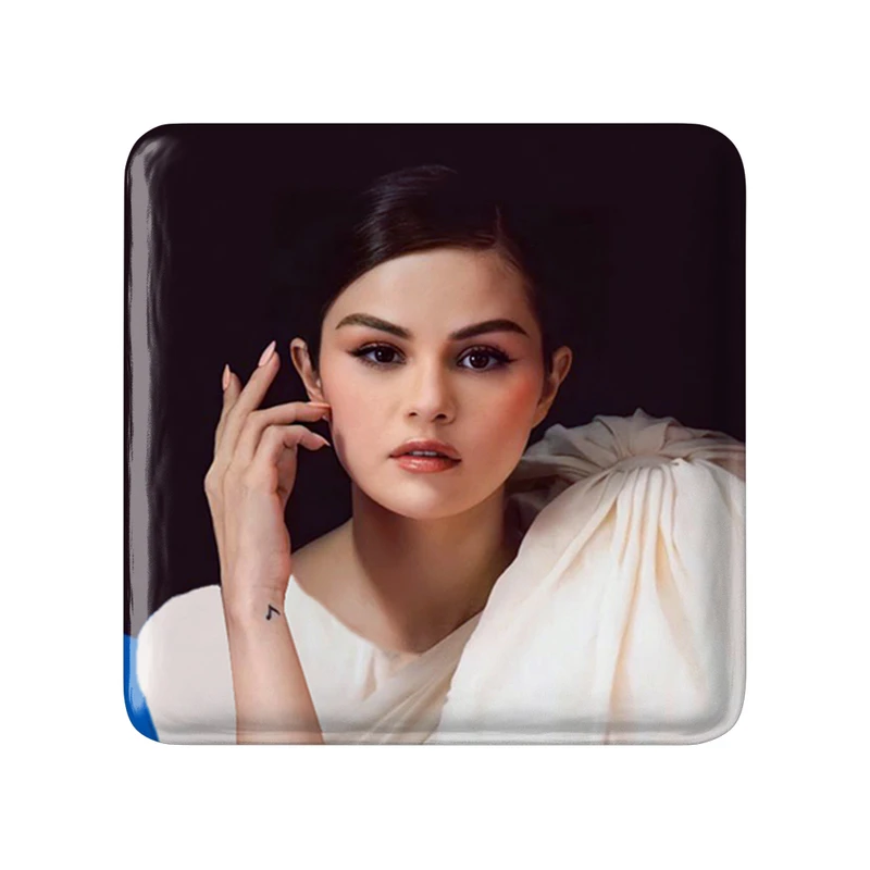 مگنت خندالو طرح سلنا گومز Selena Gomez مدل مربعی کد 19204