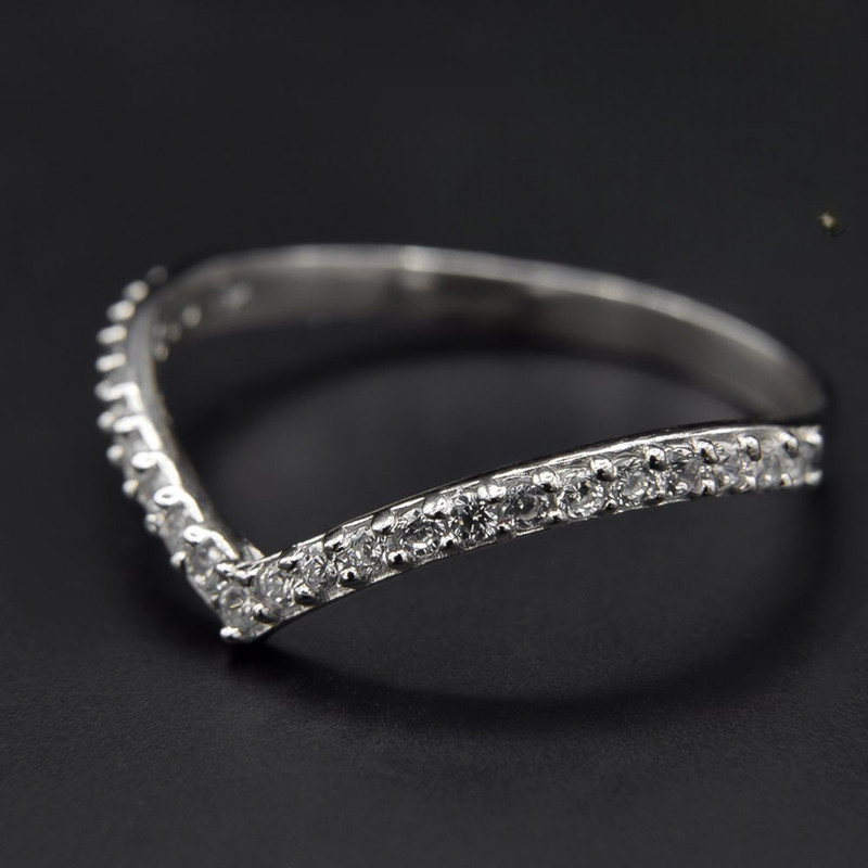 انگشتر نقره زنانه مدل مینیمال انگشتر نقره زنانه مدل مینیمال