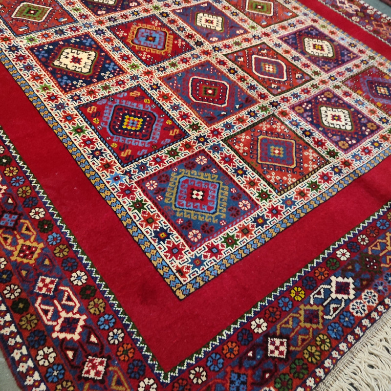 فرش دستبافت سه متری طرح خشتی کد AA377