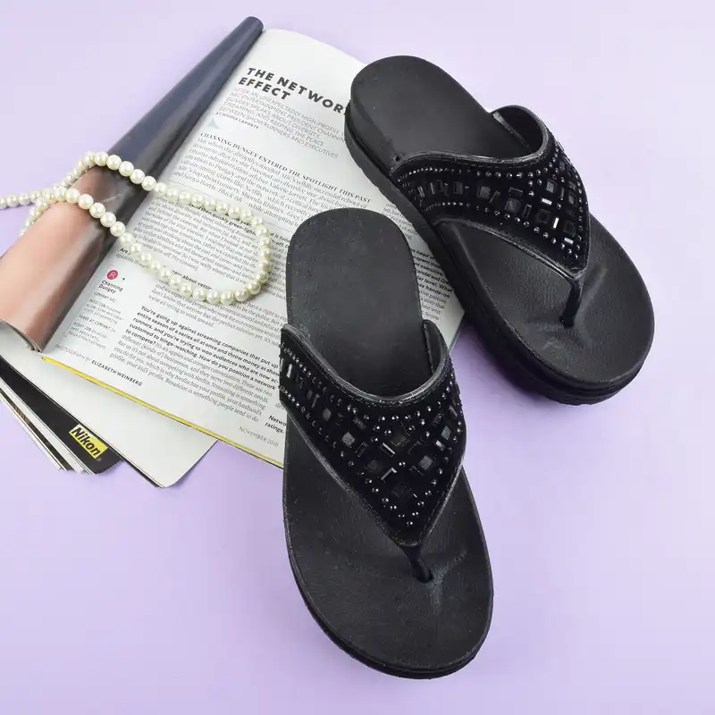 دمپایی لاانگشتی زنانه نیکتا مدل نگین دار BK.2862