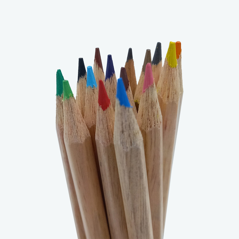 مداد رنگی 15رنگ آریا طرح فضانورد مدل 3021