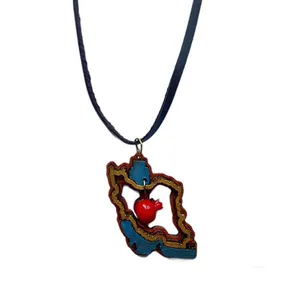 گردنبند زنانه مدل چوبی  نقشه ایران طرح انار یلدا کد NC112