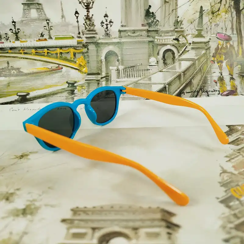 عینک آفتابی بچگانه مدل CH11 کد GR