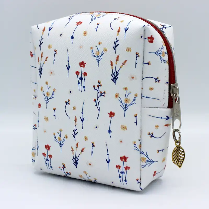 کیف لوازم آرایش زنانه طرح گلریز مدل CB-007