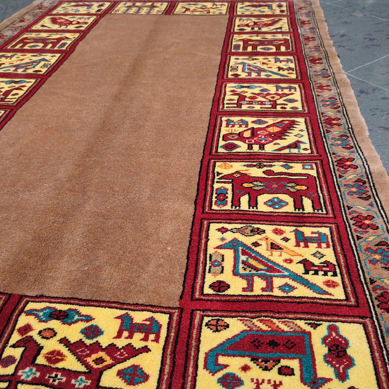 فرش دستبافت یک و نیم متری طرح کف ساده کد AA475