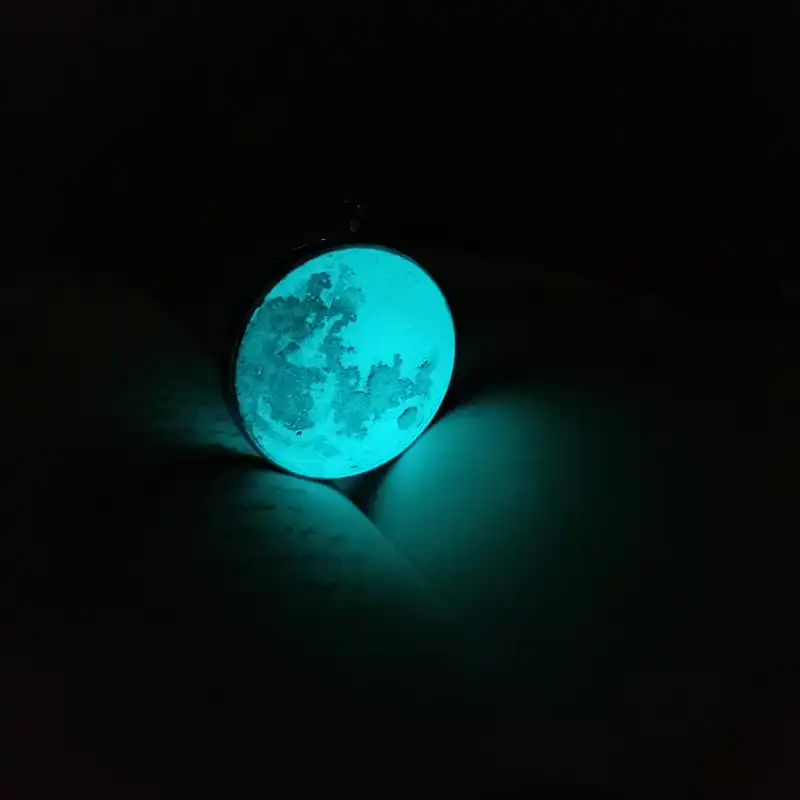 گردنبند زنانه مدل ماه شب تاب رزینی