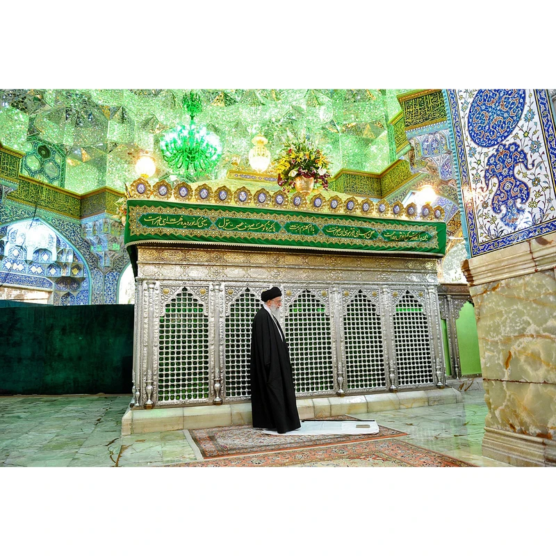 تابلو شاسی مدل T1079 طرح حرم حضرت فاطمه معصومه و رهبر انقلاب حضرت سید علی خامنه ای