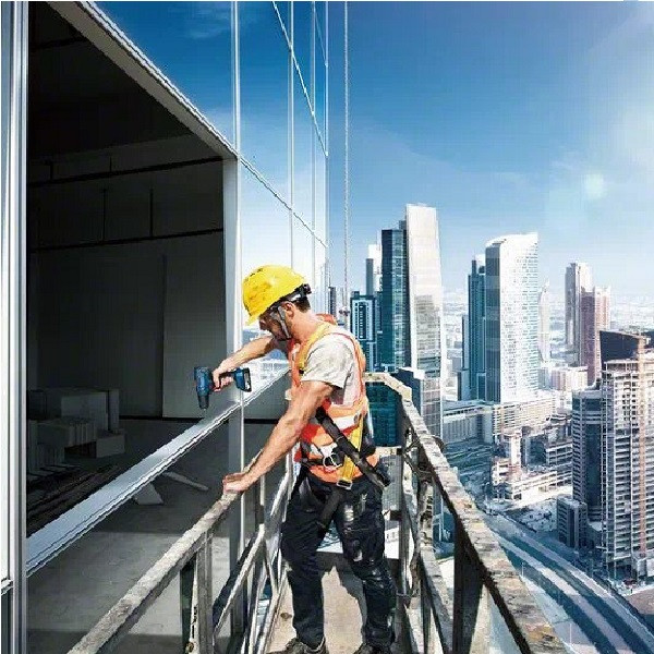 دریل  پیچ گوشتی شارژی چکشی بوش مدل GSR 180 LI